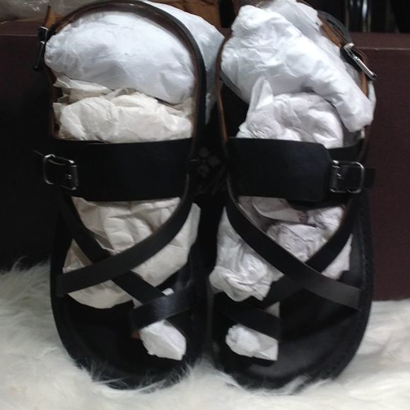 Patricia Nash Fidella Leather Toe-Loop Sandals - Picture 8 of 15